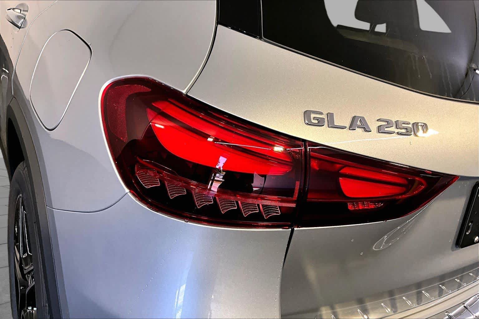 New 2026 Mercedes-Benz GLA 250 4MATIC image 5