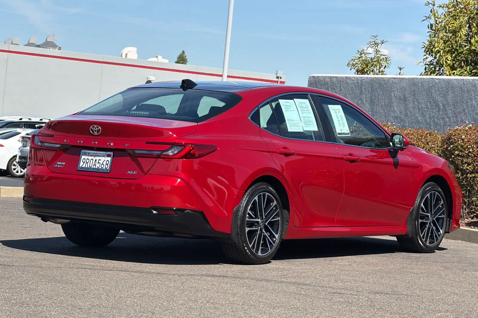 Used 2025 Toyota Camry XLE w/ Premium Plus Package AWD/4WD image 2