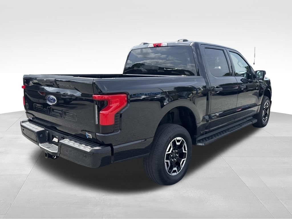 Used 2023 Ford F150 Lightning XLT AWD/4WD image 4