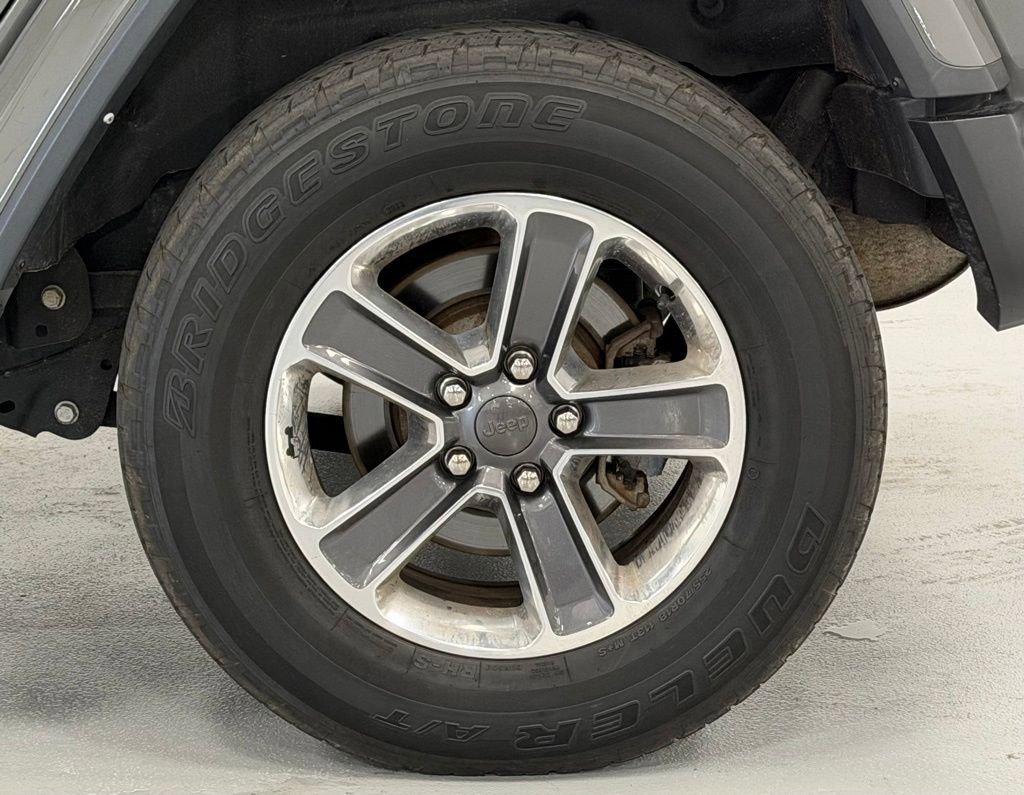 Used 2021 Jeep Wrangler Unlimited Sahara w/ Dual Top Group image 9