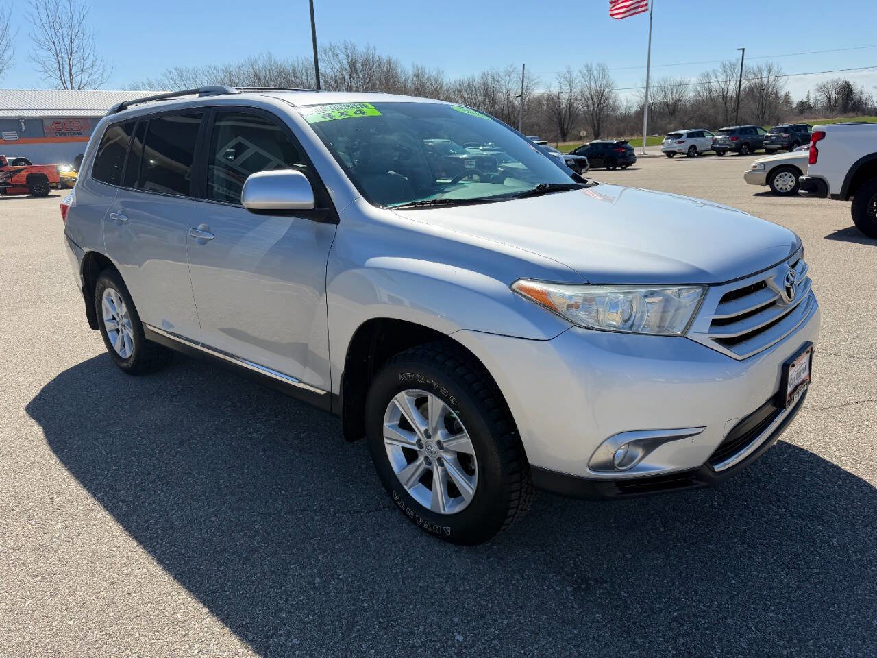 Used 2012 Toyota Highlander SE w/ Tow Pkg image 7