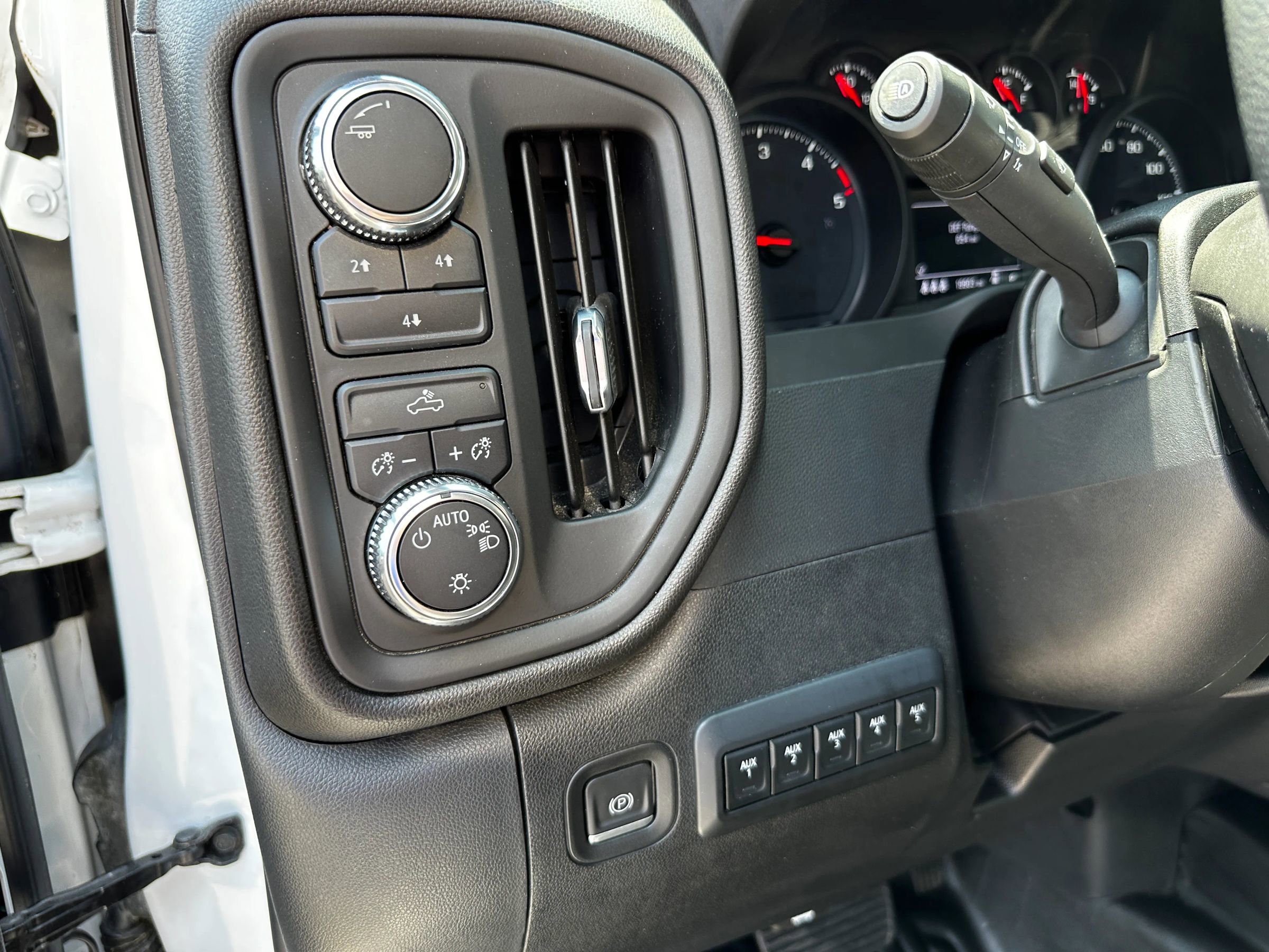 Used 2024 GMC Sierra 3500 Pro w/ Convenience Package image 24