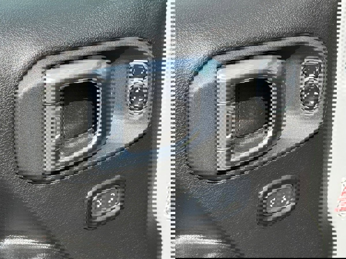 Used 2023 Jeep Wrangler Unlimited image 33