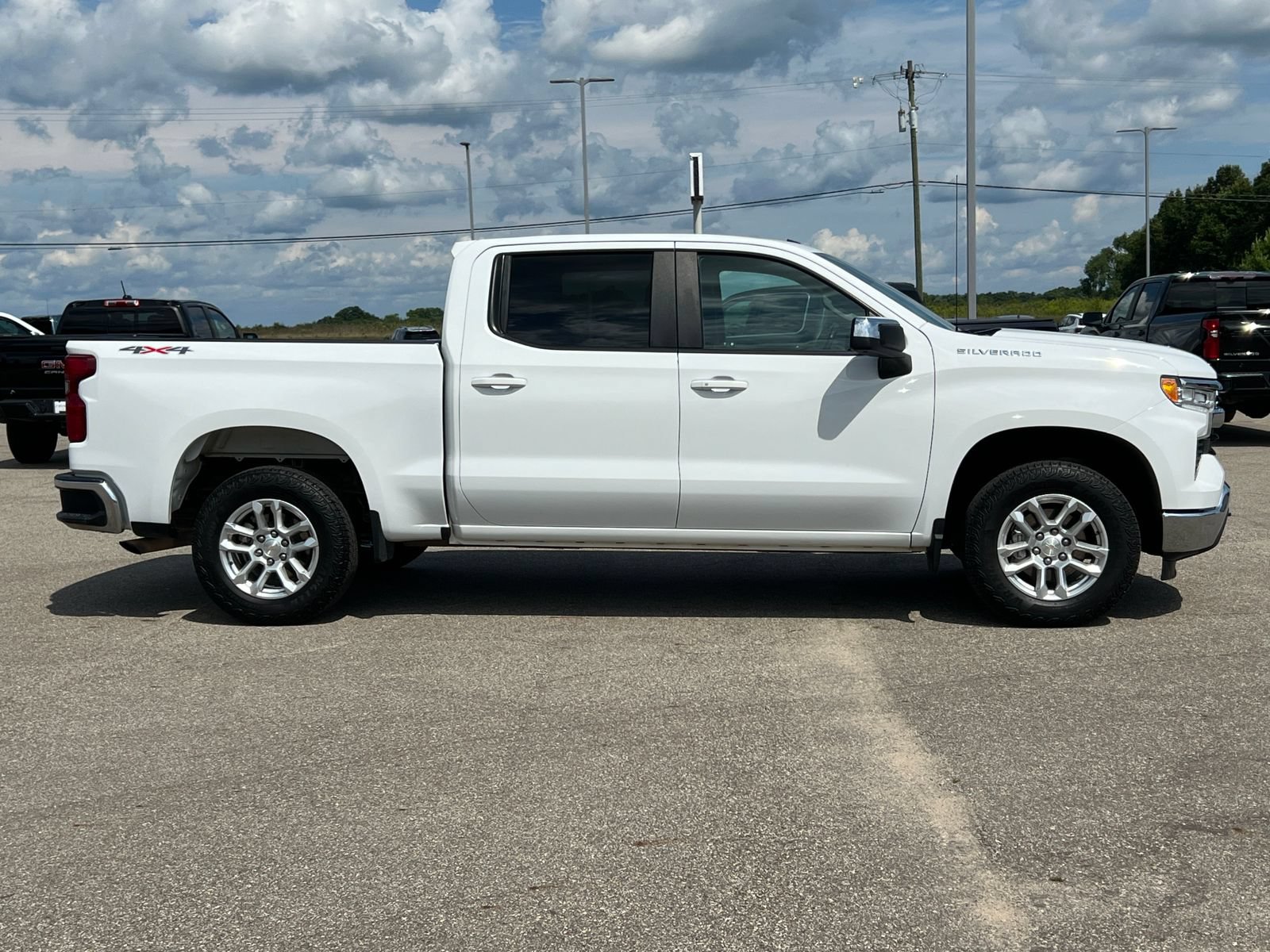 Certified 2023 Chevrolet Silverado 1500 LT AWD/4WD image 44