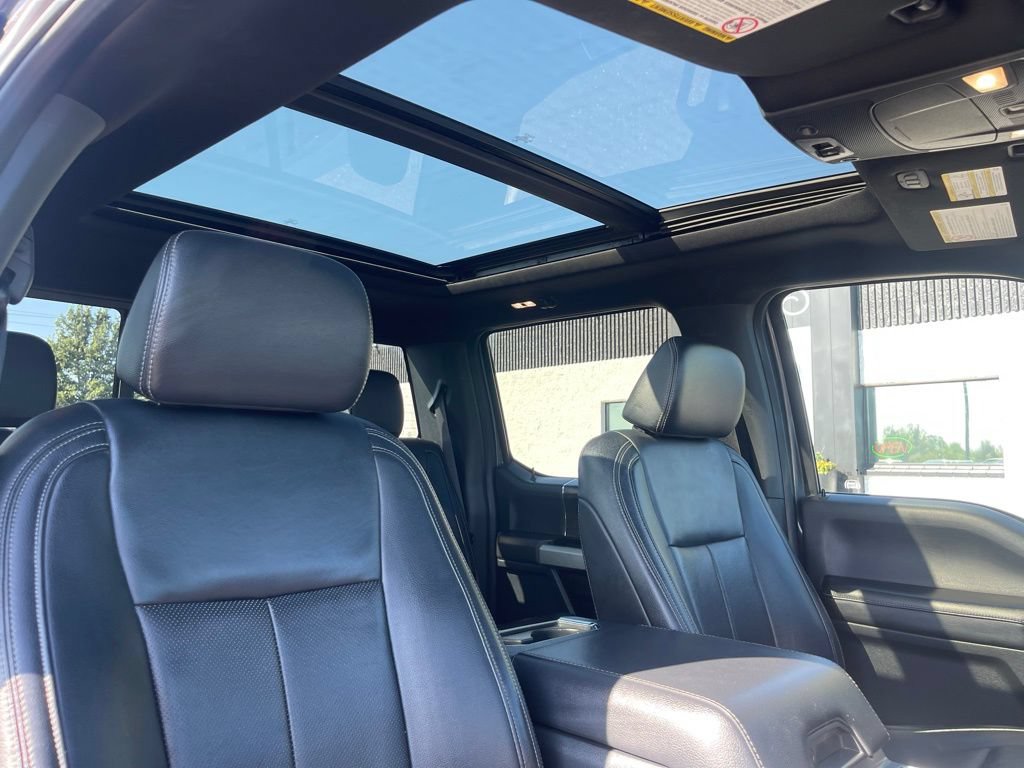 Used 2022 Ford F250 Lariat w/ Black Appearance Pkg AWD/4WD image 36