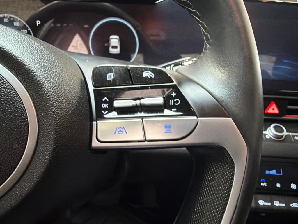 Used 2025 Hyundai Elantra SEL FWD image 18