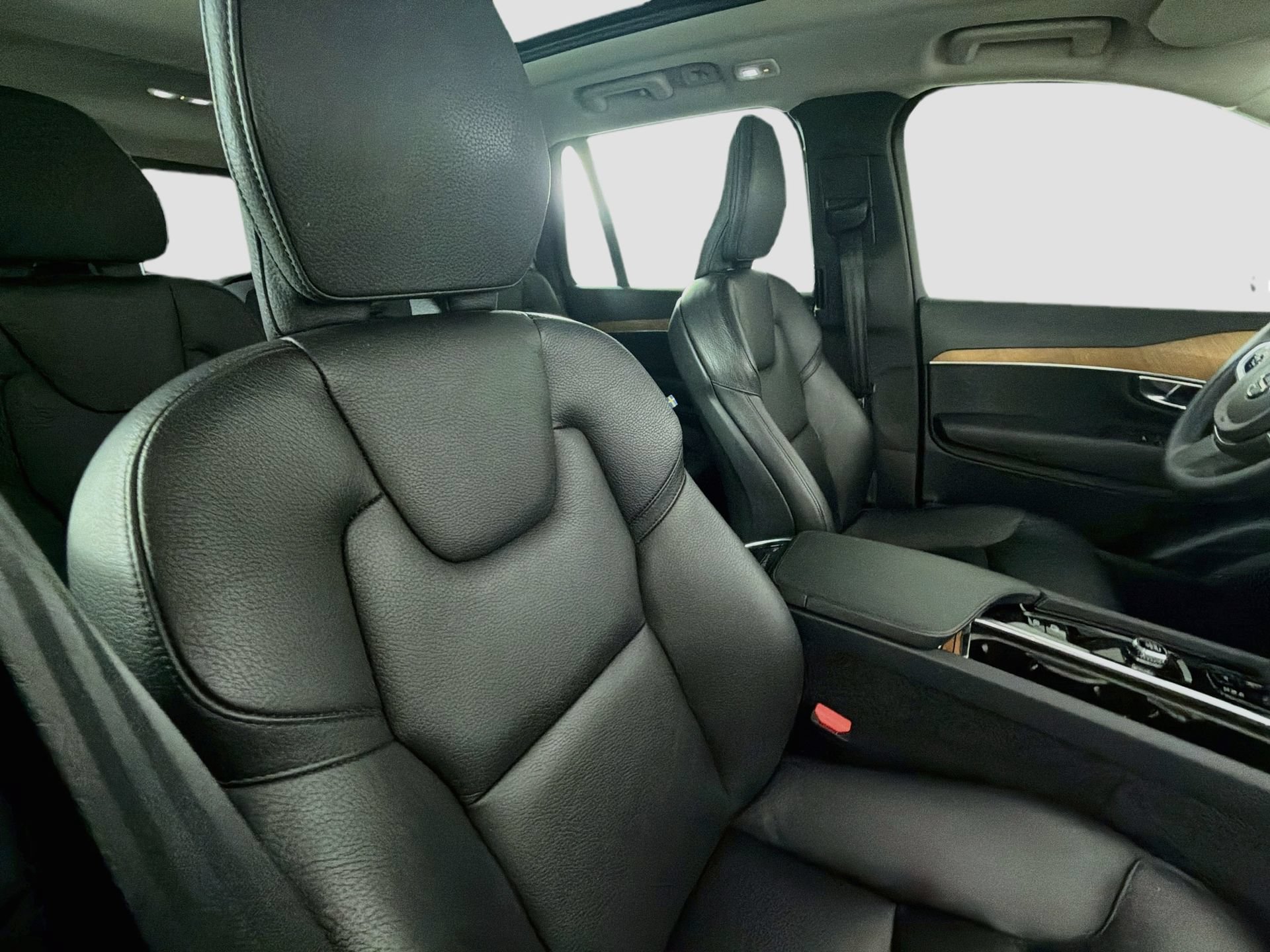 Certified 2023 Volvo XC90 B6 Plus w/ Protection Package Premier AWD/4WD image 30