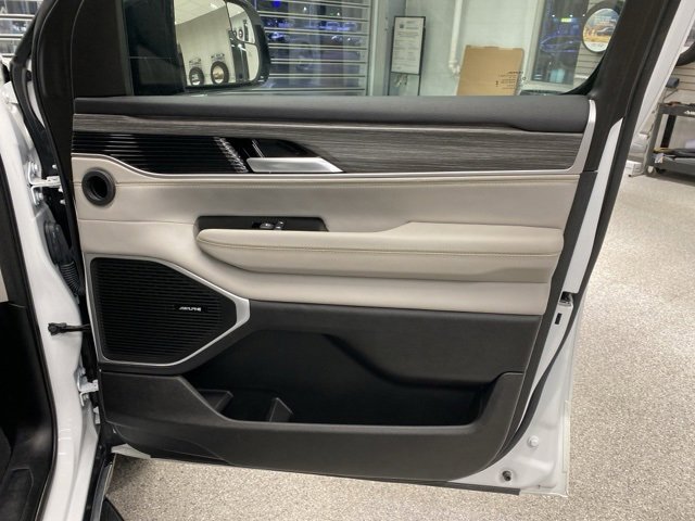 Used 2024 Jeep Wagoneer Series II image 39