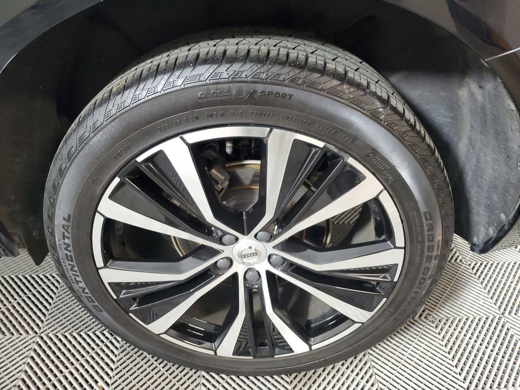 Certified 2023 Volvo XC60 B5 Plus w/ Climate Package FWD image 13