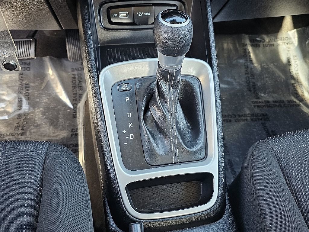 Used 2022 Hyundai Venue SE FWD image 32