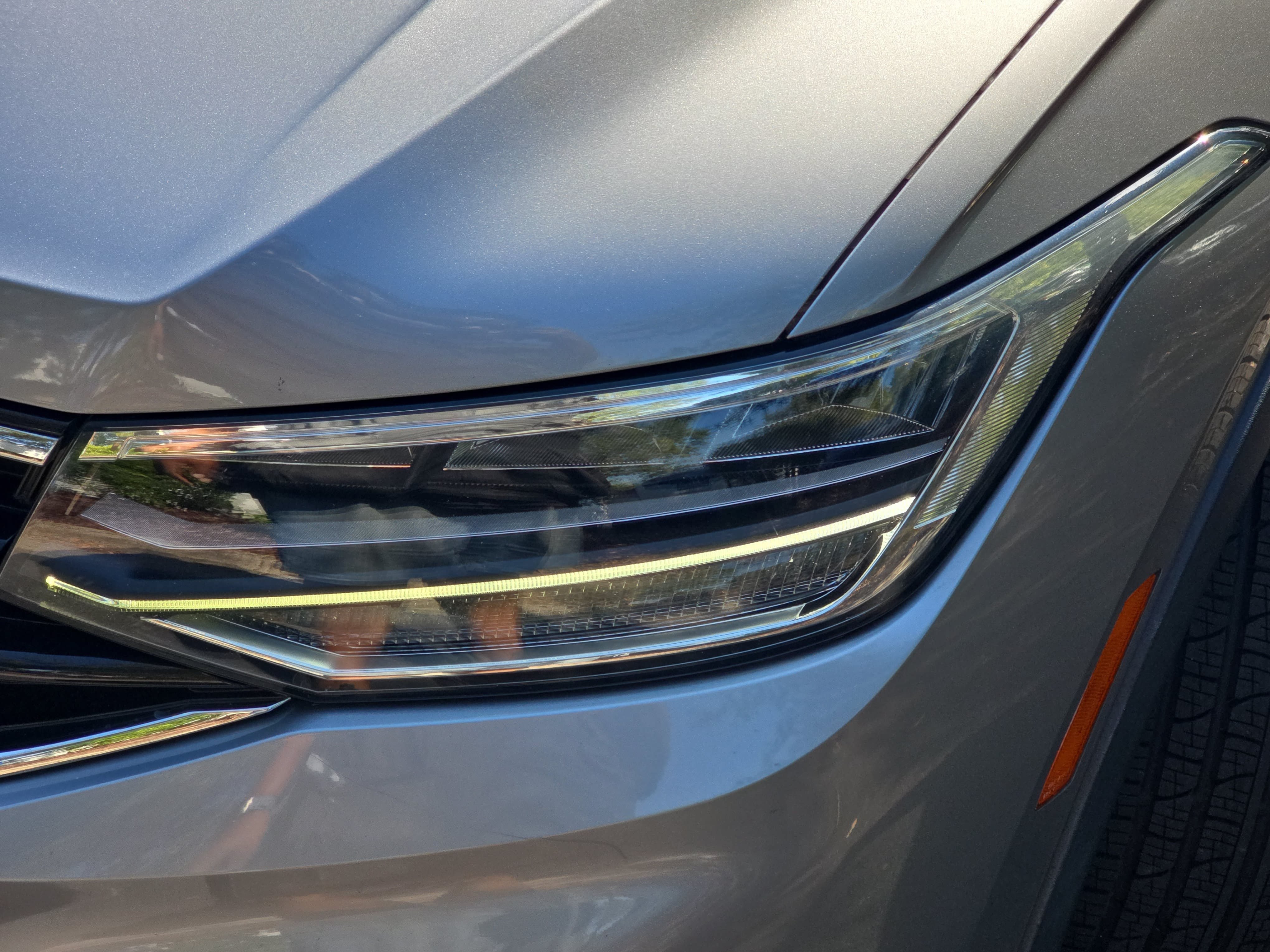 Certified 2022 Volkswagen Tiguan SE R-Line FWD image 34