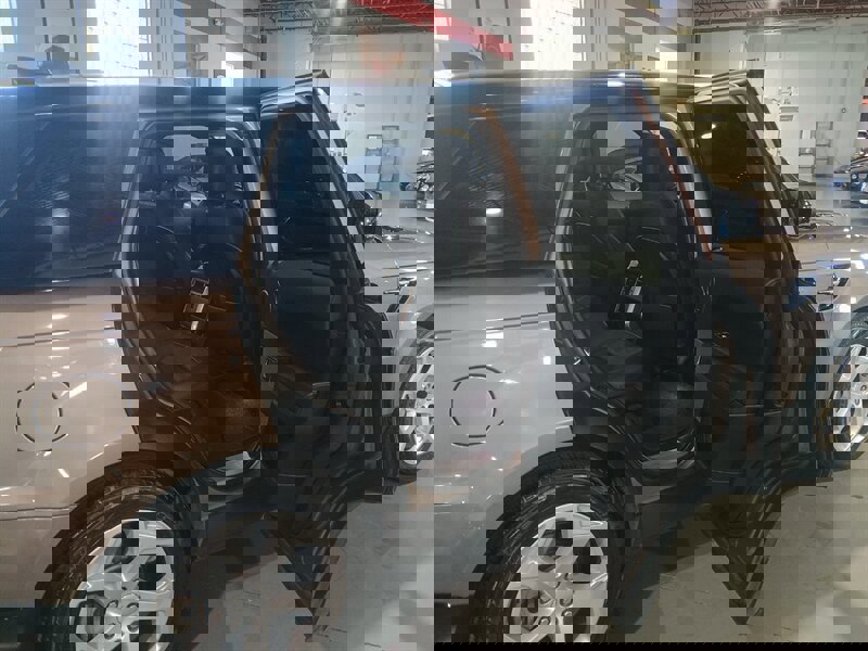 Used 2018 Land Rover Range Rover Sport HSE image 32