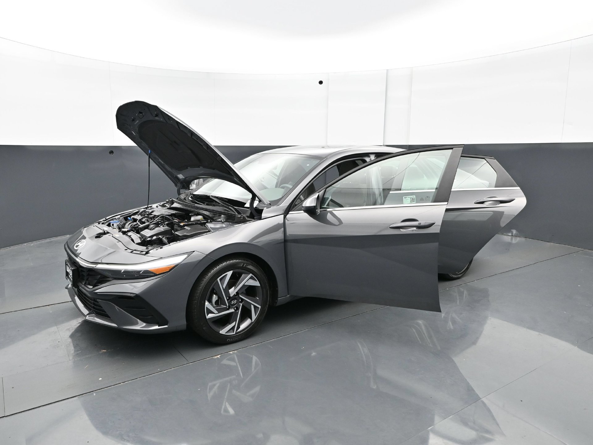 Used 2025 Hyundai Elantra SEL FWD image 32