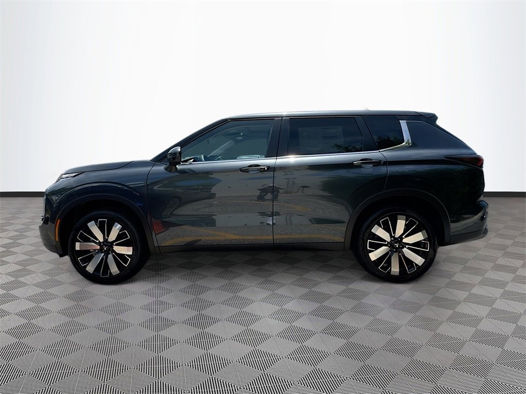New 2025 Mitsubishi Outlander SE image 8