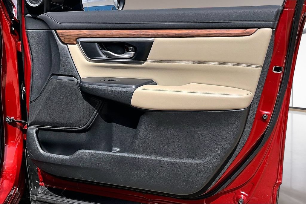 Used 2018 Honda CR-V Touring image 19