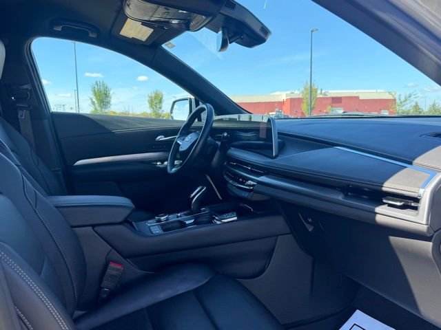 Used 2024 Cadillac XT4 Premium Luxury image 23