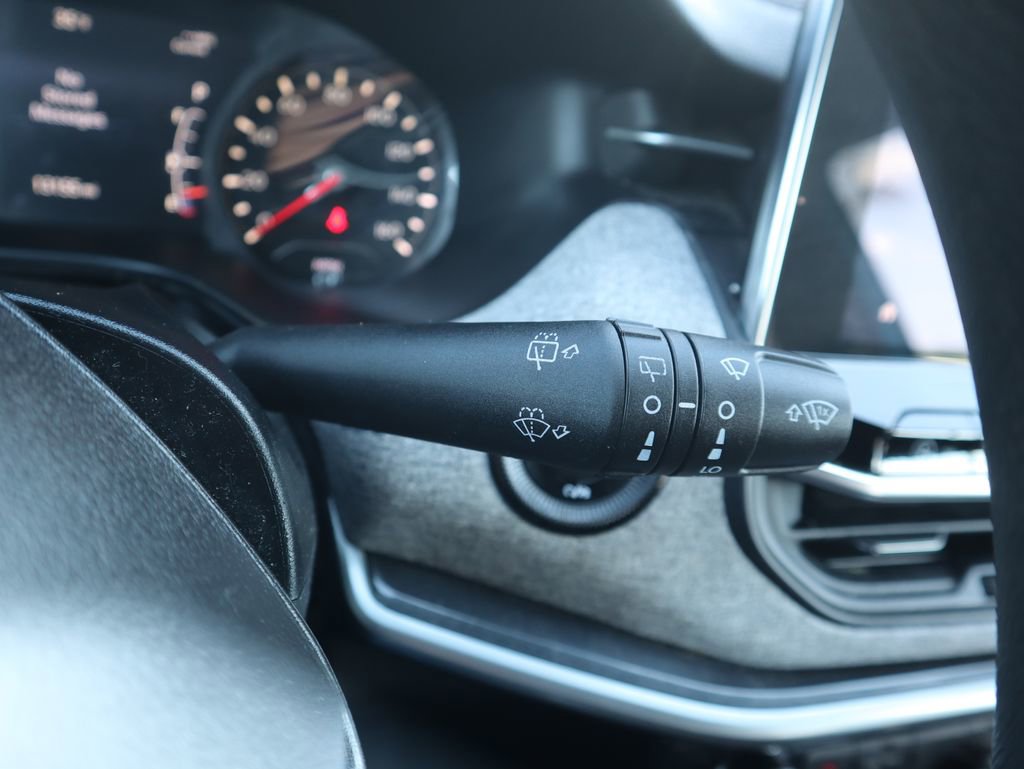 Used 2024 Jeep Compass Sport image 17