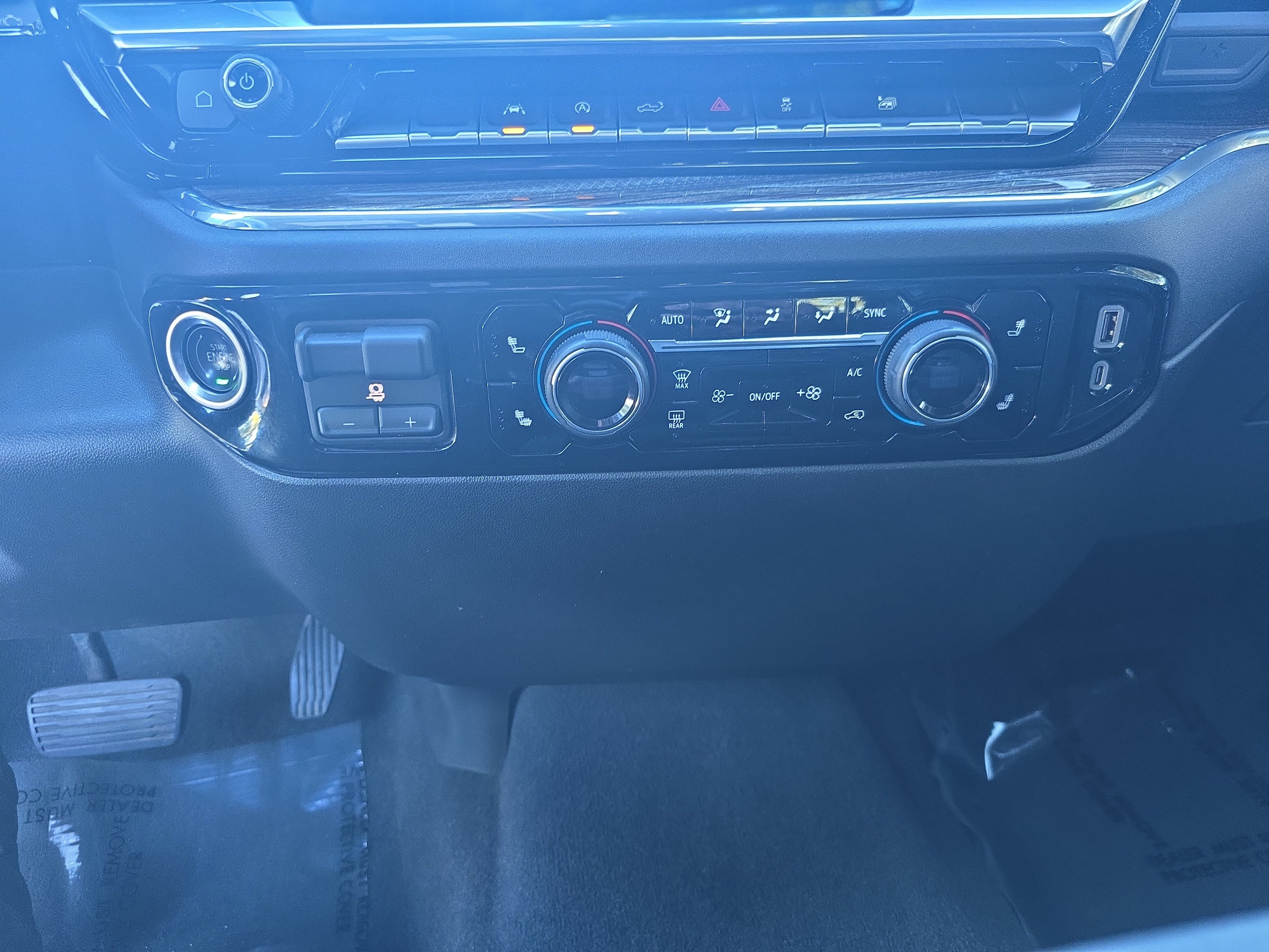 Used 2025 Chevrolet Silverado 1500 LT RWD image 18