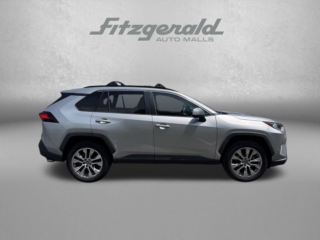 Used 2020 Toyota RAV4 XLE Premium AWD/4WD image 9
