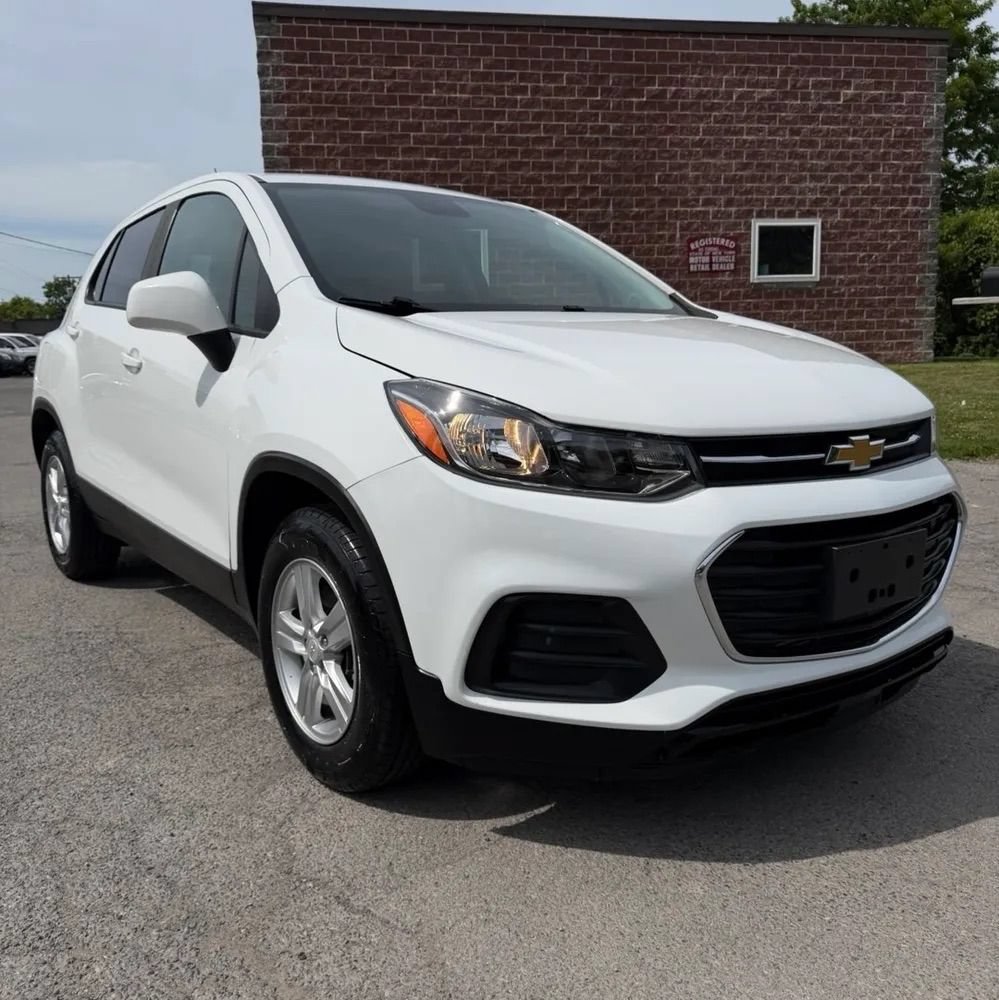 Used 2021 Chevrolet Trax LS w/ Tint and Cruise Package FWD image 14