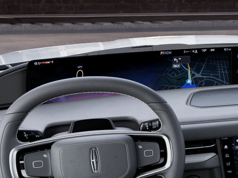 New 2027 Lincoln Navigator Premiere RWD image 13