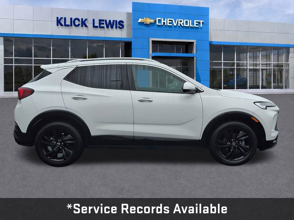 Used 2024 Buick Encore GX Sport Touring image 9