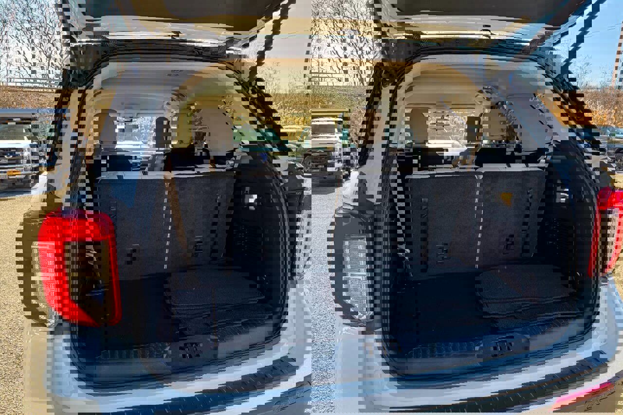 Used 2023 Ford Explorer XLT w/ Equipment Group 202A image 17