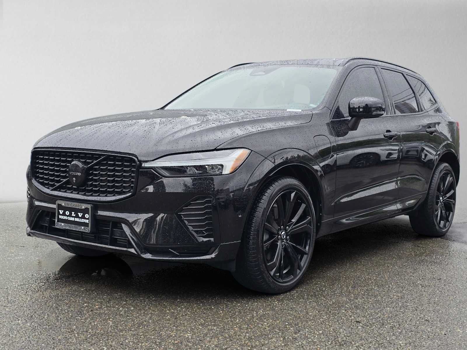Used 2024 Volvo XC60 T8 Ultimate w/ Climate Package AWD/4WD image 8