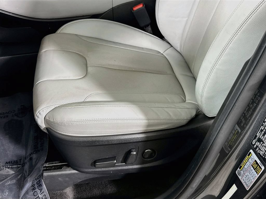 Certified 2022 Hyundai Palisade SEL w/ 8P Bench Seat Package FWD image 26