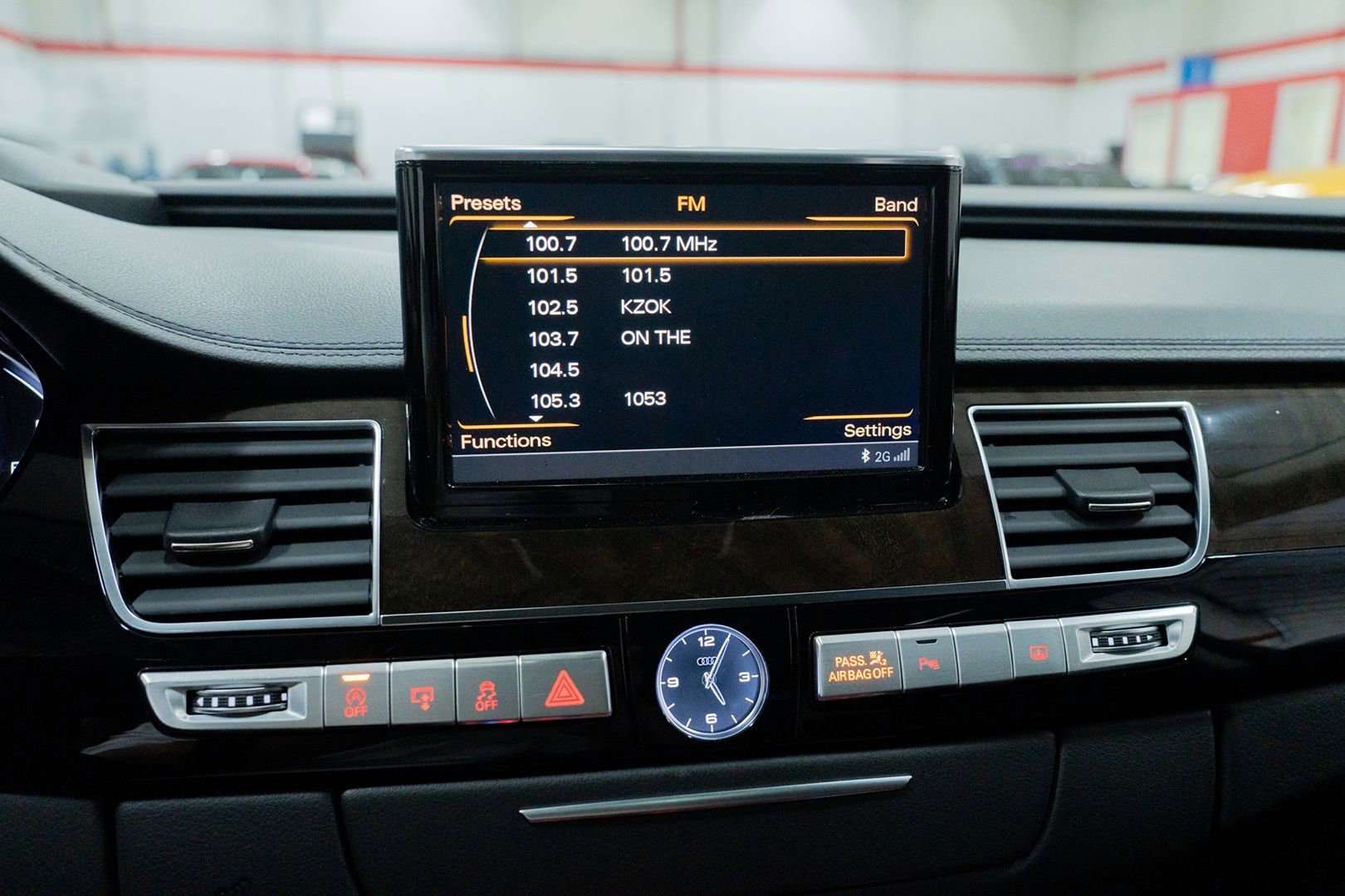 Used 2015 Audi A8 L TDI w/ Premium Package image 37