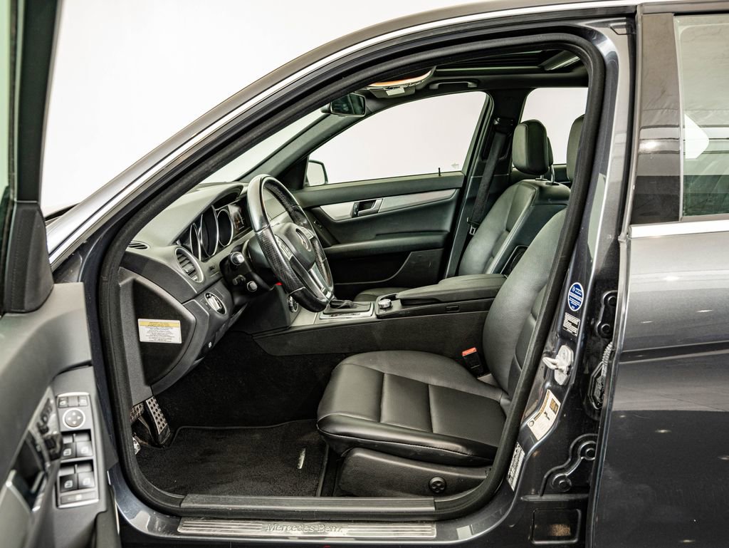 Used 2013 Mercedes-Benz C 300 4MATIC Sedan image 30