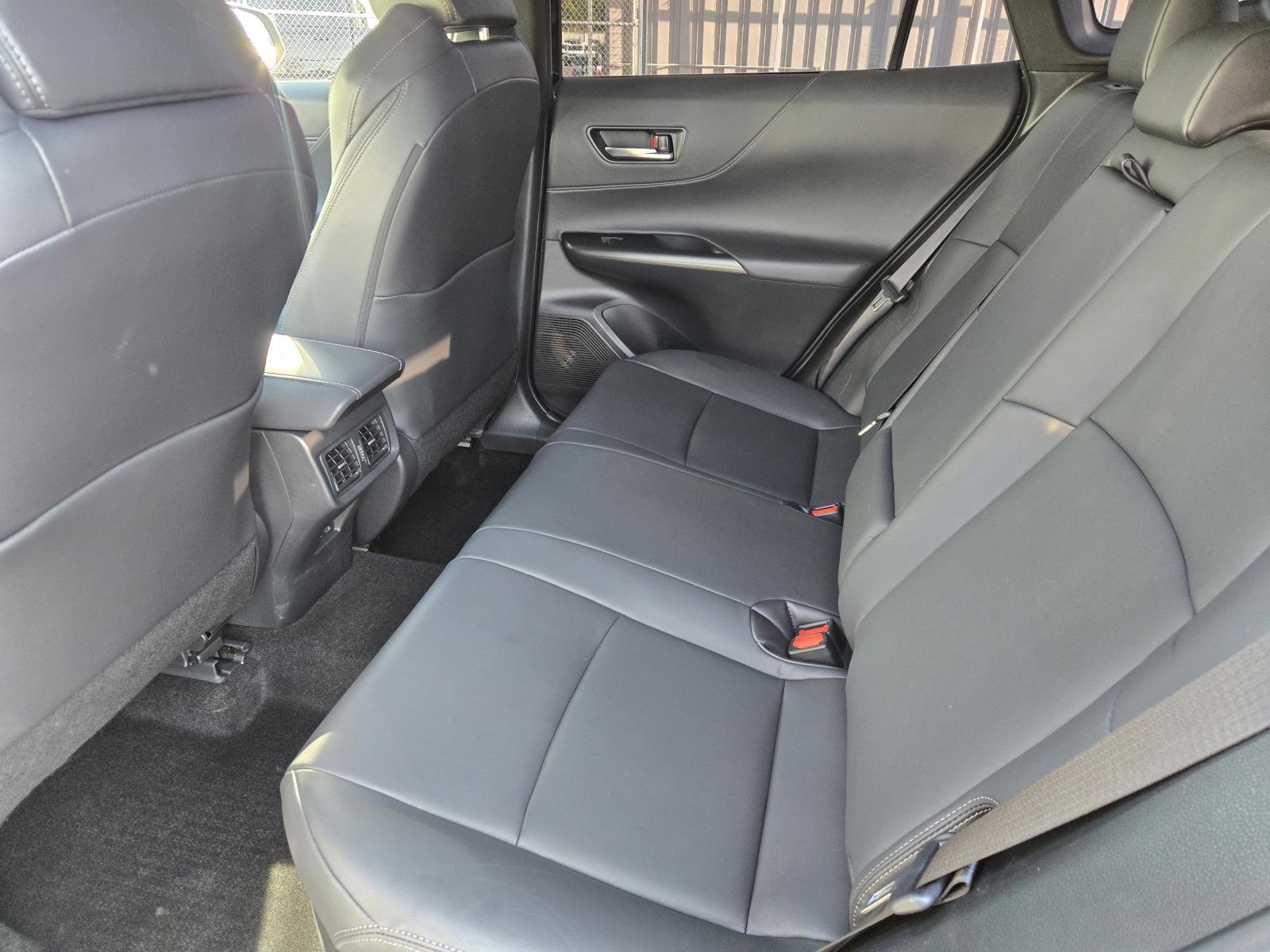 Used 2024 Toyota Venza XLE image 25