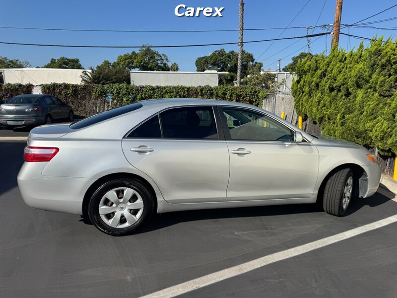 Used 2009 Toyota Camry LE FWD image 7