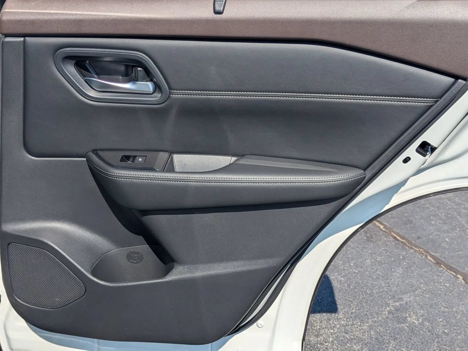 Certified 2023 Nissan Rogue SV w/ SV Premium B Package FWD image 15
