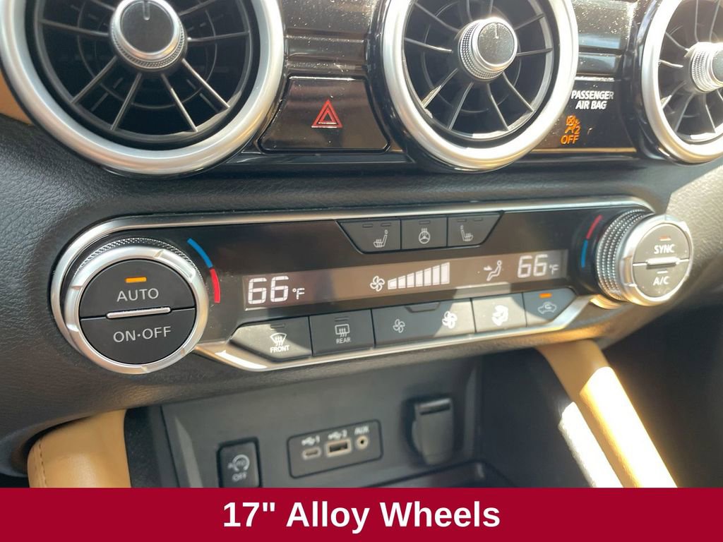 Used 2024 Nissan Sentra SV w/ SV Premium Package image 31