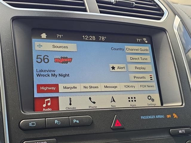 Used 2019 Ford Explorer Platinum AWD/4WD image 17