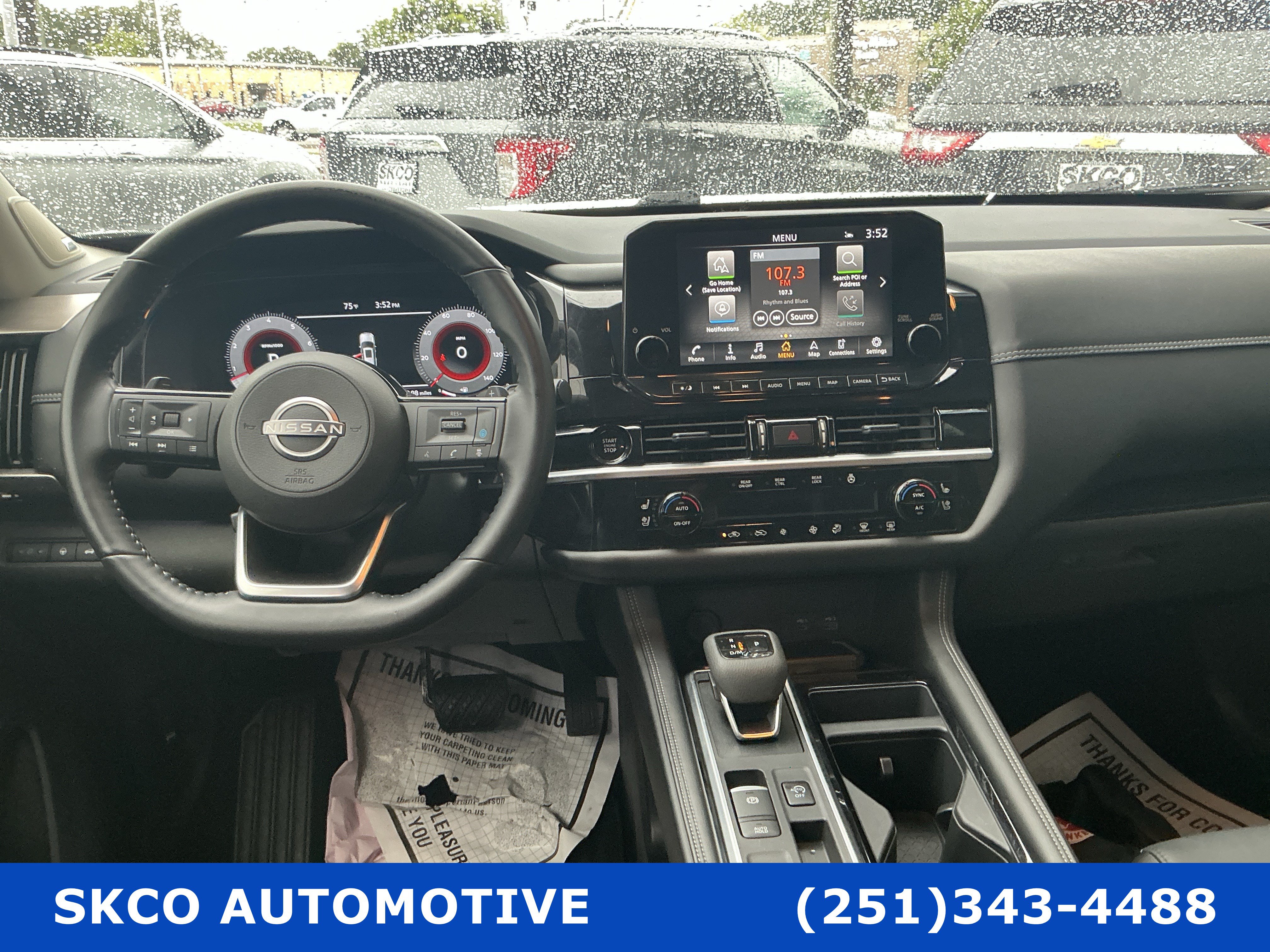Used 2025 Nissan Pathfinder Platinum FWD image 15