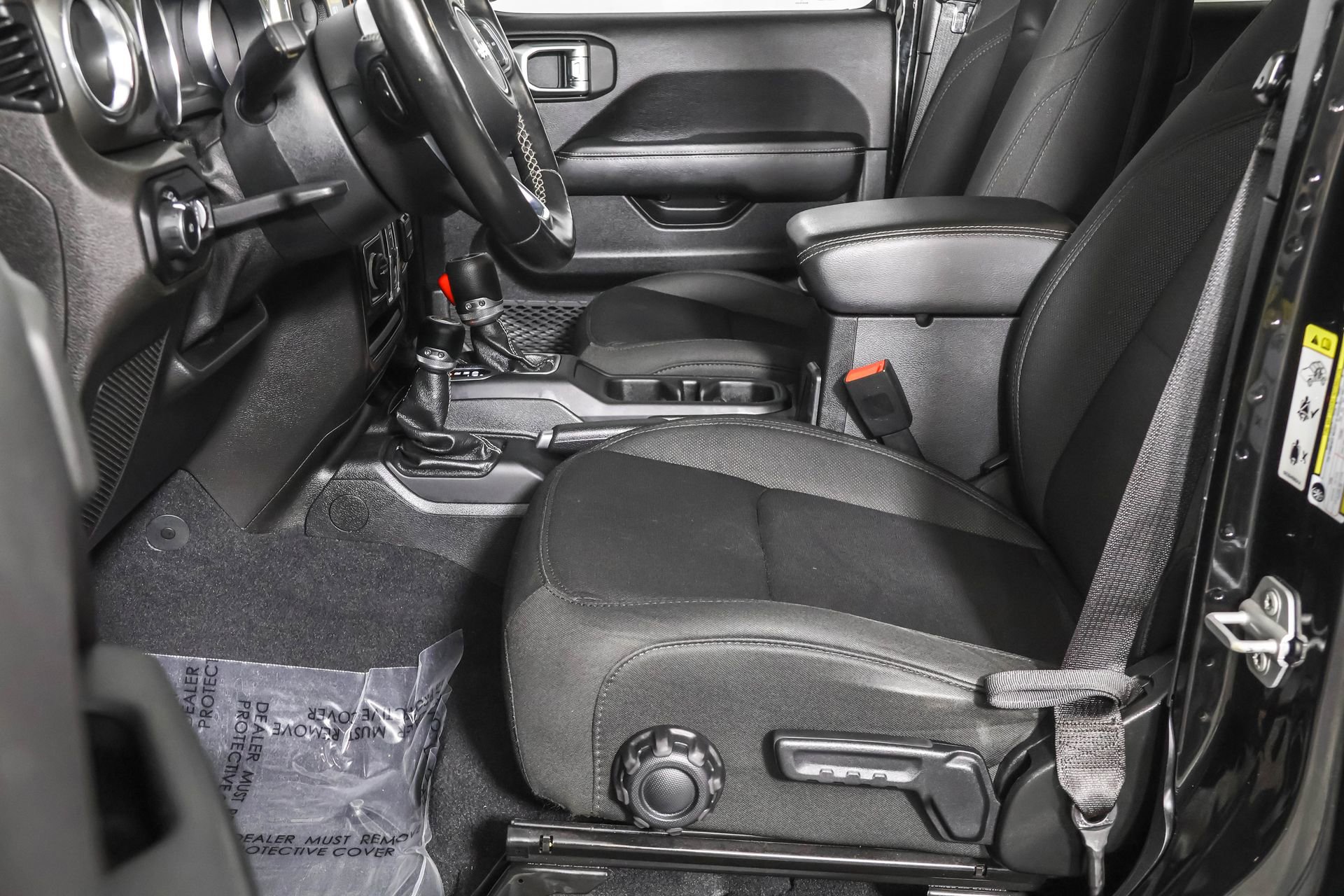 Used 2020 Jeep Wrangler Unlimited Sahara image 14