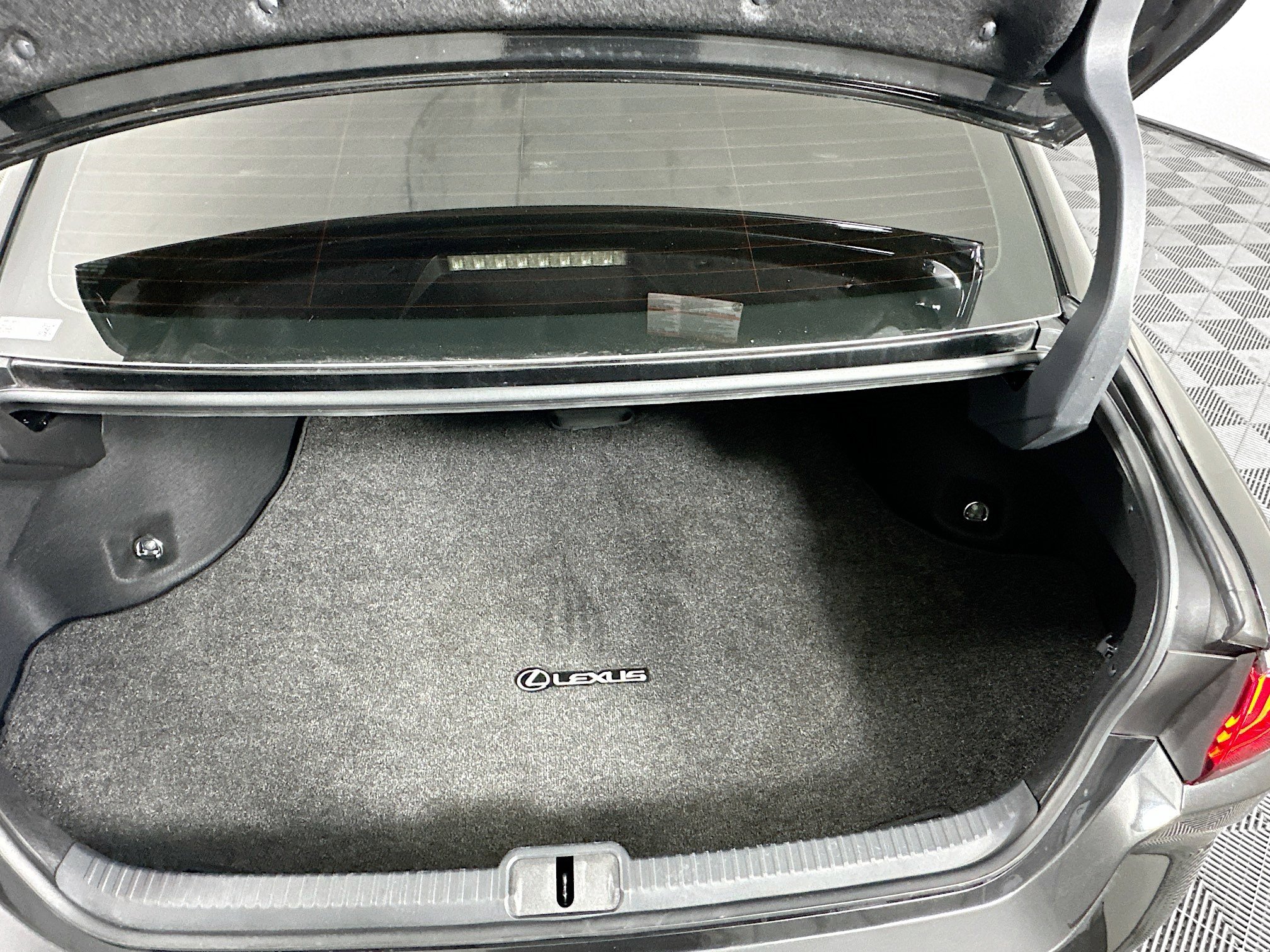 Used 2024 Lexus ES 350 F Sport w/ Accessory Package (Z2) image 29