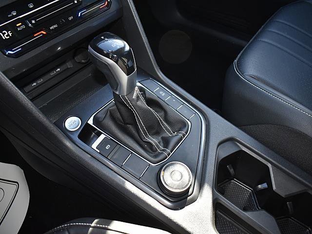 Used 2023 Volkswagen Tiguan SE w/ Panoramic Sunroof Package image 21
