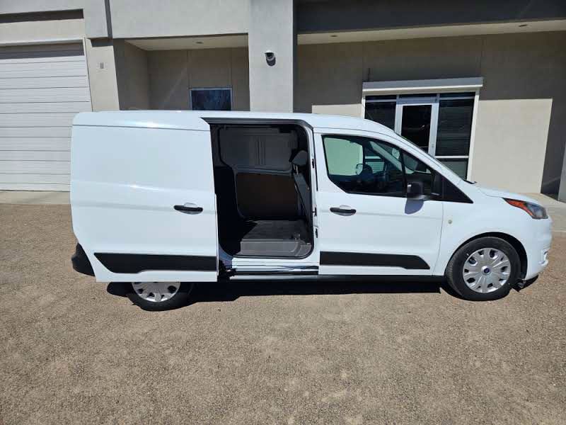 Used 2022 Ford Transit Connect XLT image 9