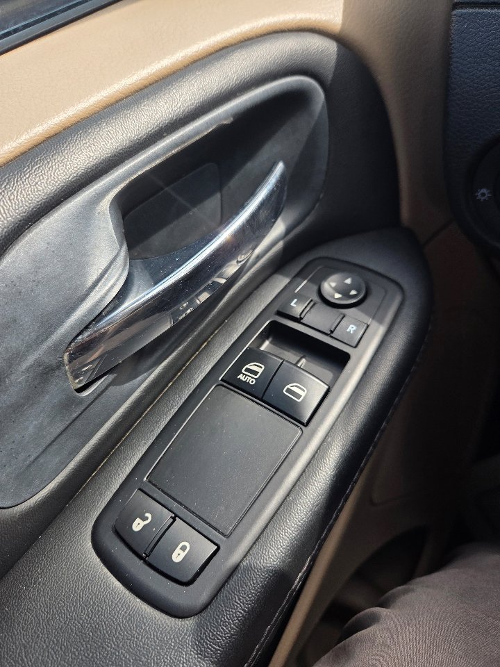 Used 2015 Dodge Grand Caravan American Value Package image 19