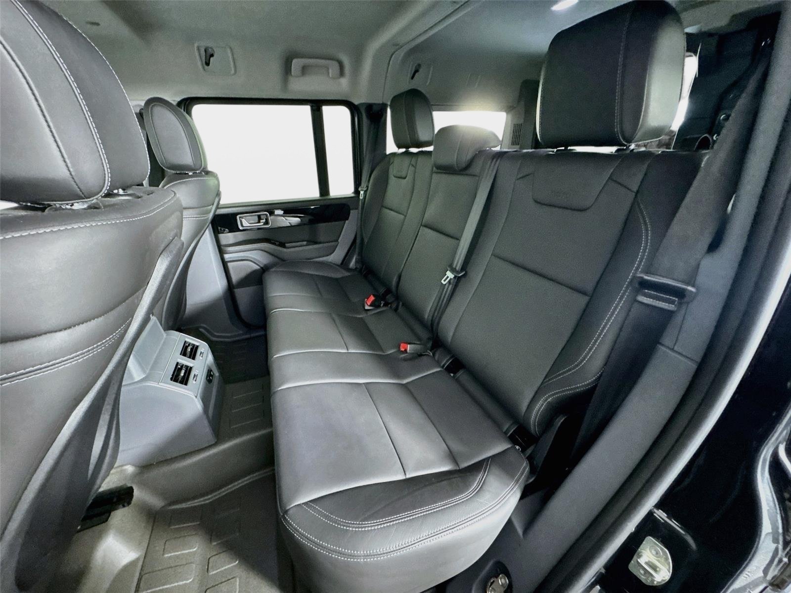 Used 2024 INEOS Grenadier Station Wagon AWD/4WD image 20