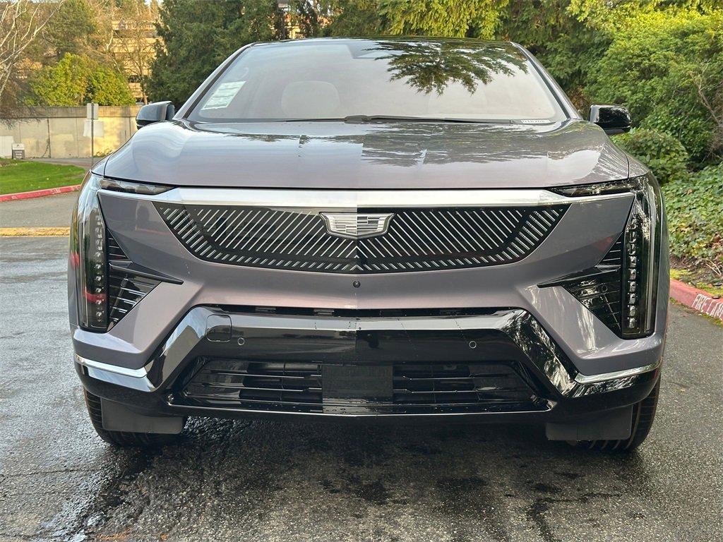 New 2026 Cadillac Optiq Luxury 2 image 8