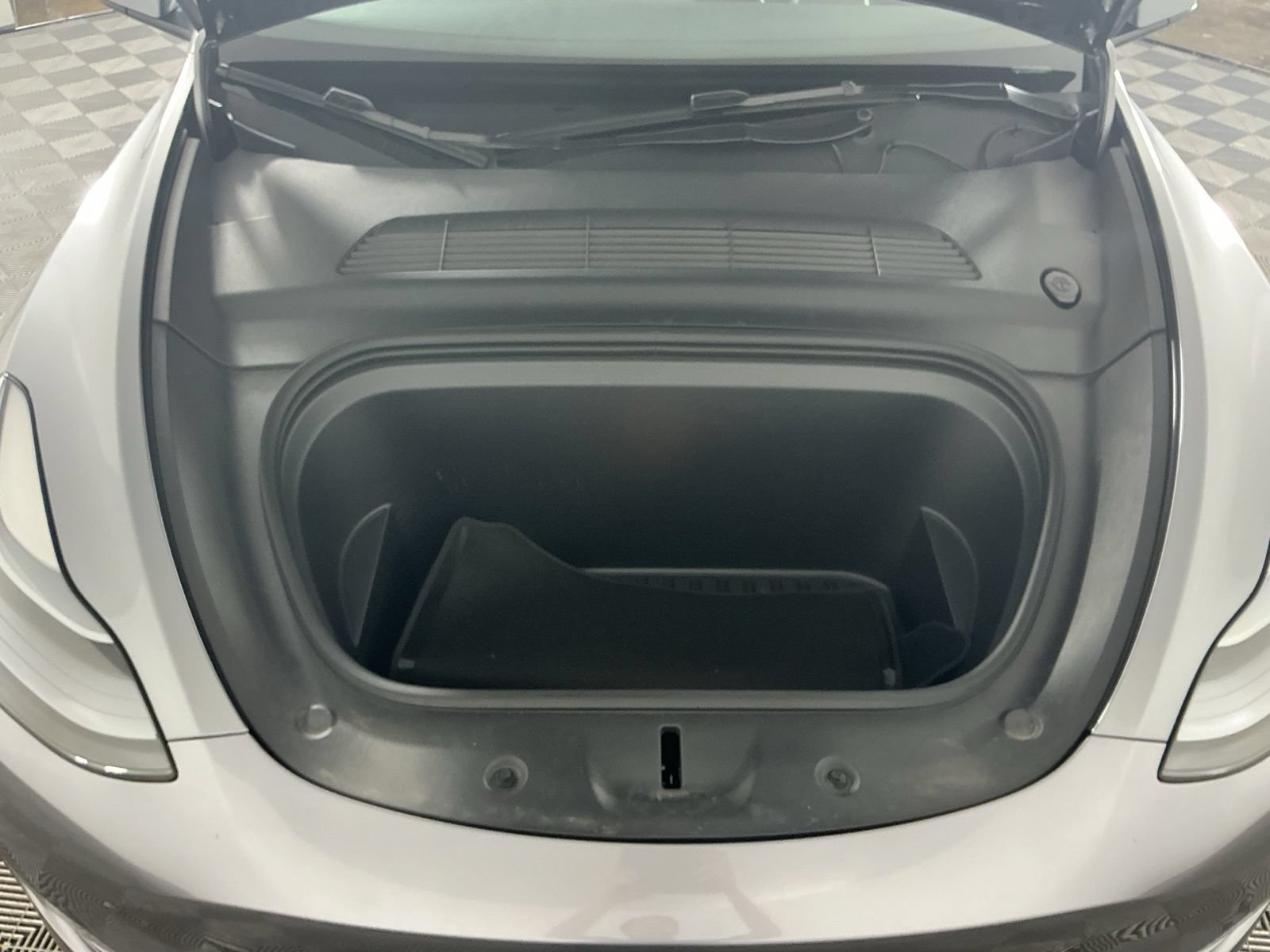 Used 2025 Tesla Model Y Performance AWD/4WD image 22