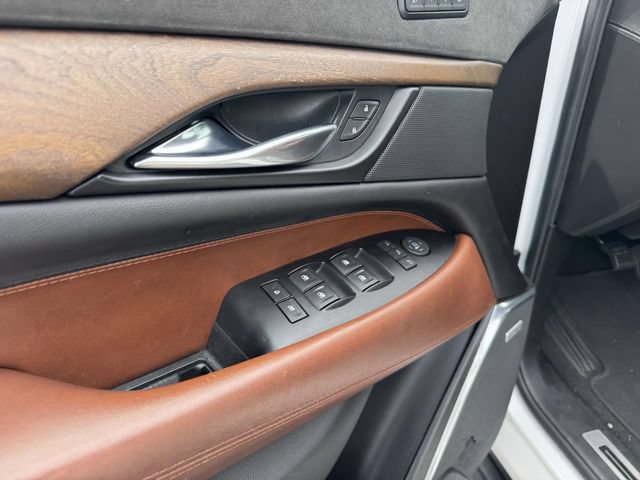 Used 2020 Cadillac Escalade Luxury AWD/4WD image 23