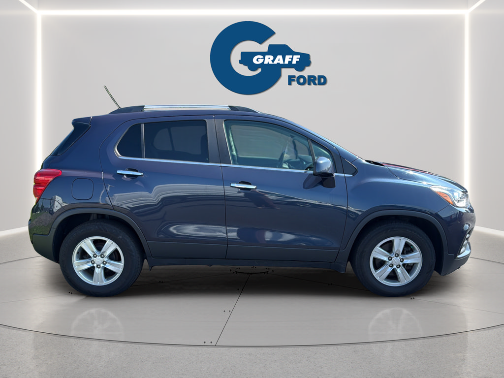 Used 2019 Chevrolet Trax LT w/ LT Convenience Package FWD image 5