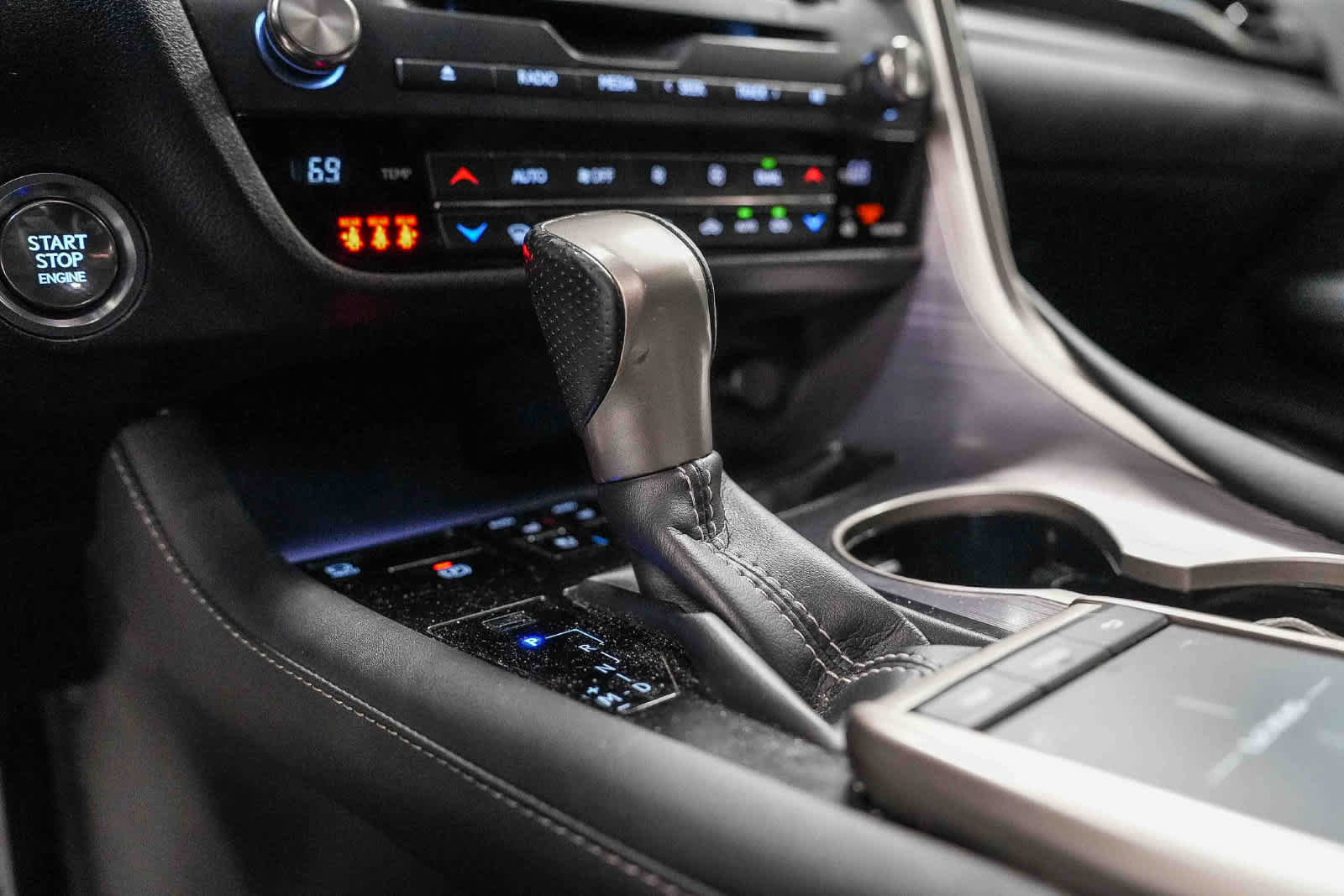 Used 2020 Lexus RX 350 F Sport w/ Cold Weather Package AWD/4WD image 20