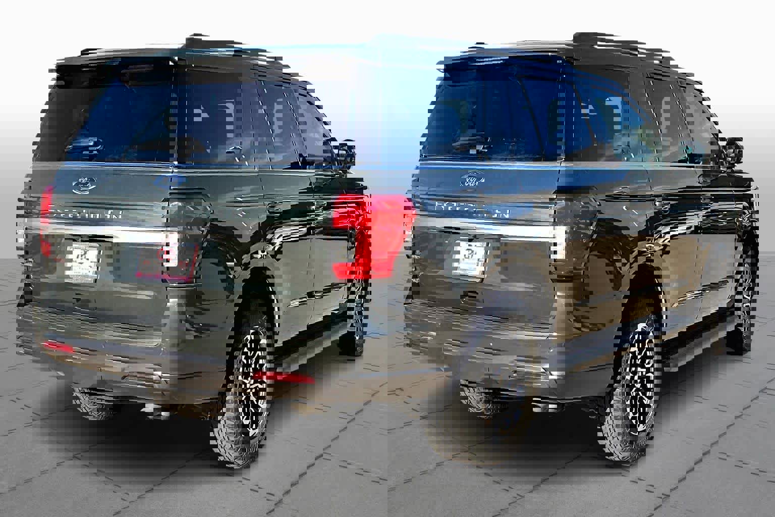 Used 2022 Ford Expedition XLT image 13