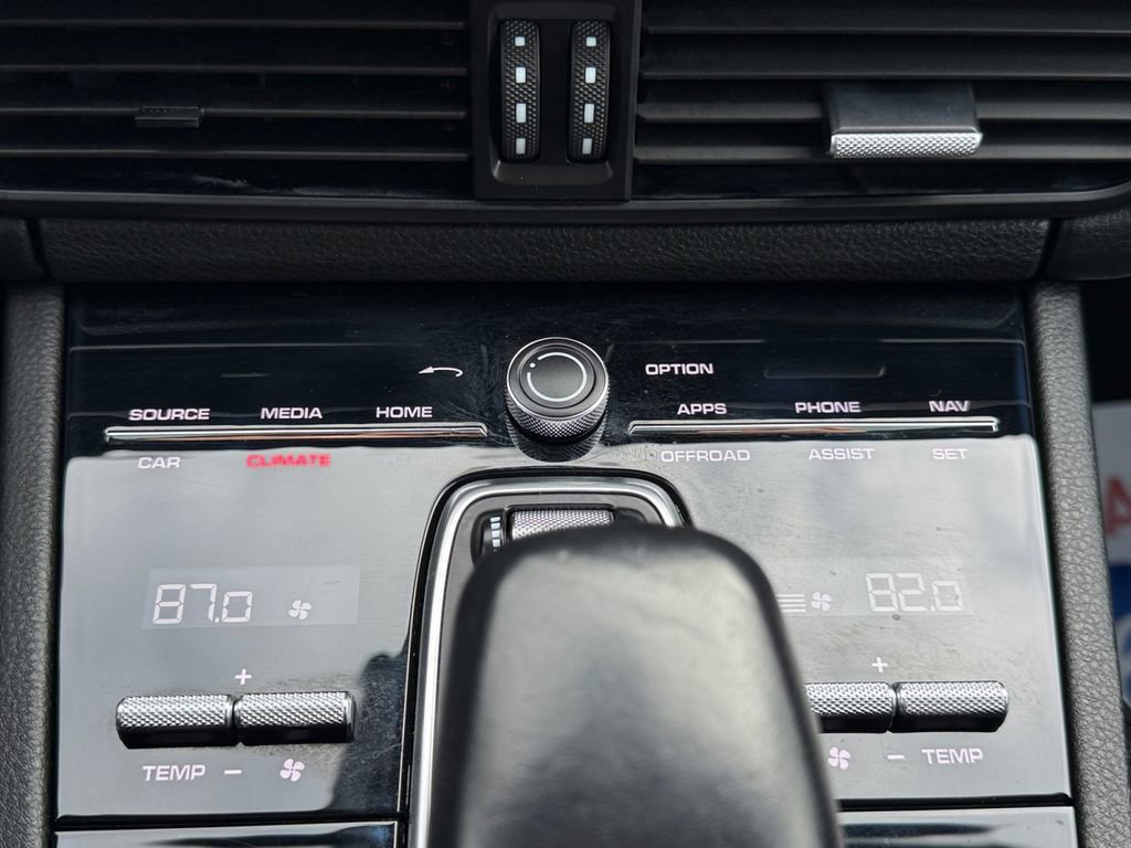 Used 2019 Porsche Cayenne image 18